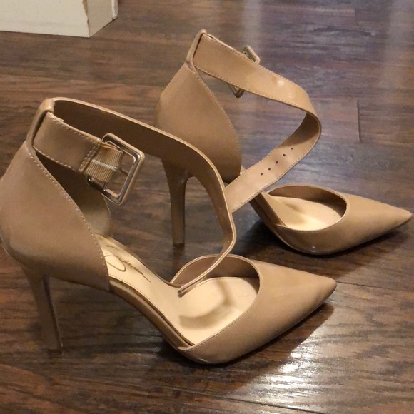 Jessica Simpson nude patent leather pumps - Picture 4 of 6